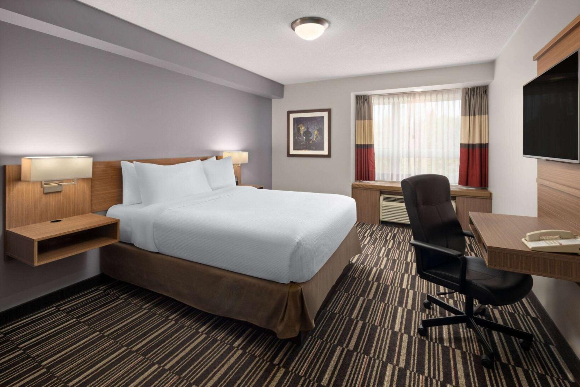 Microtel Inn & Suites By Wyndham Kirkland Lake Eksteriør bilde