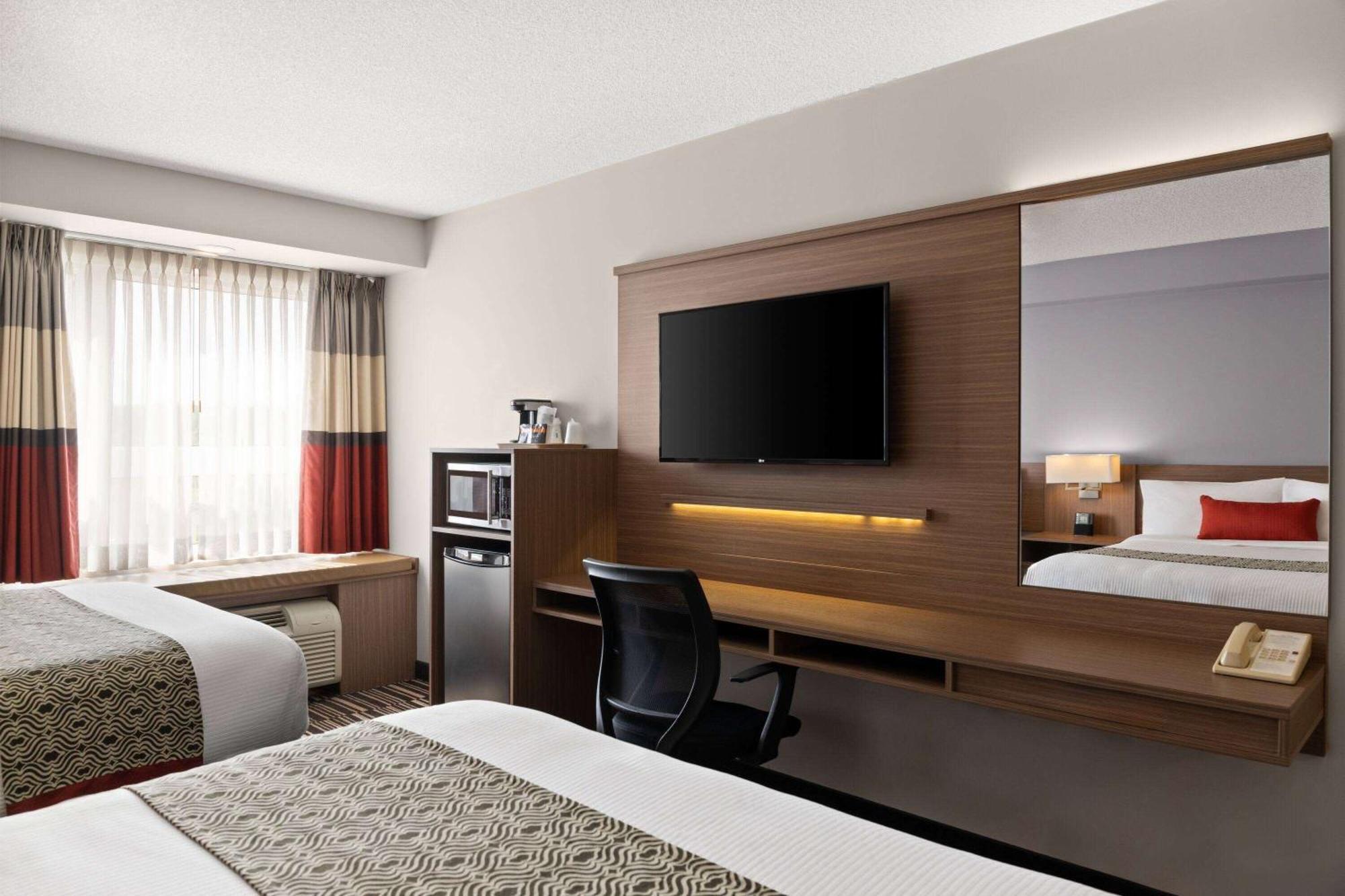 Microtel Inn & Suites By Wyndham Kirkland Lake Eksteriør bilde
