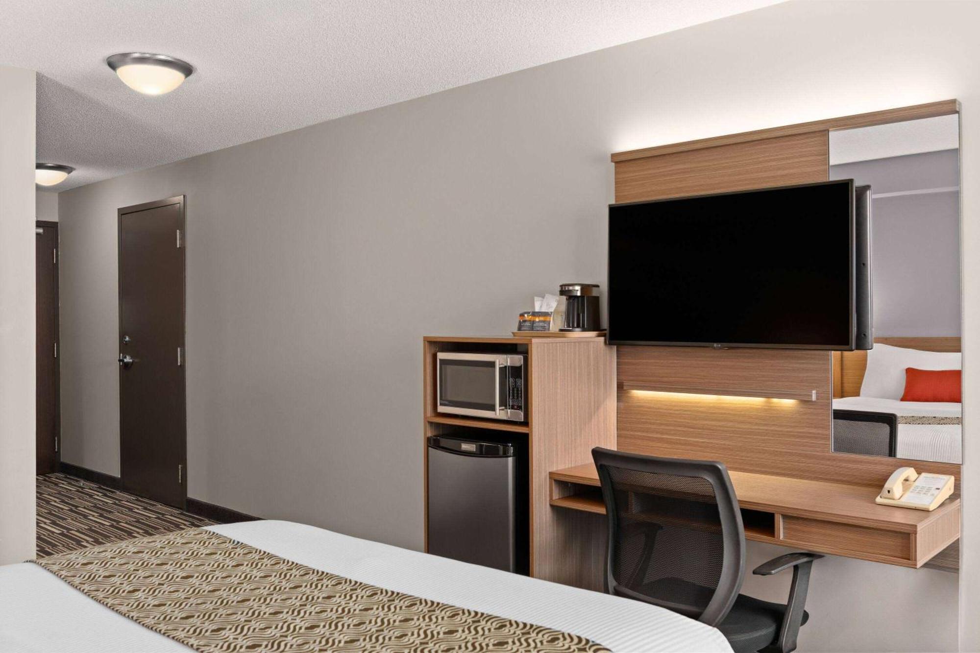 Microtel Inn & Suites By Wyndham Kirkland Lake Eksteriør bilde