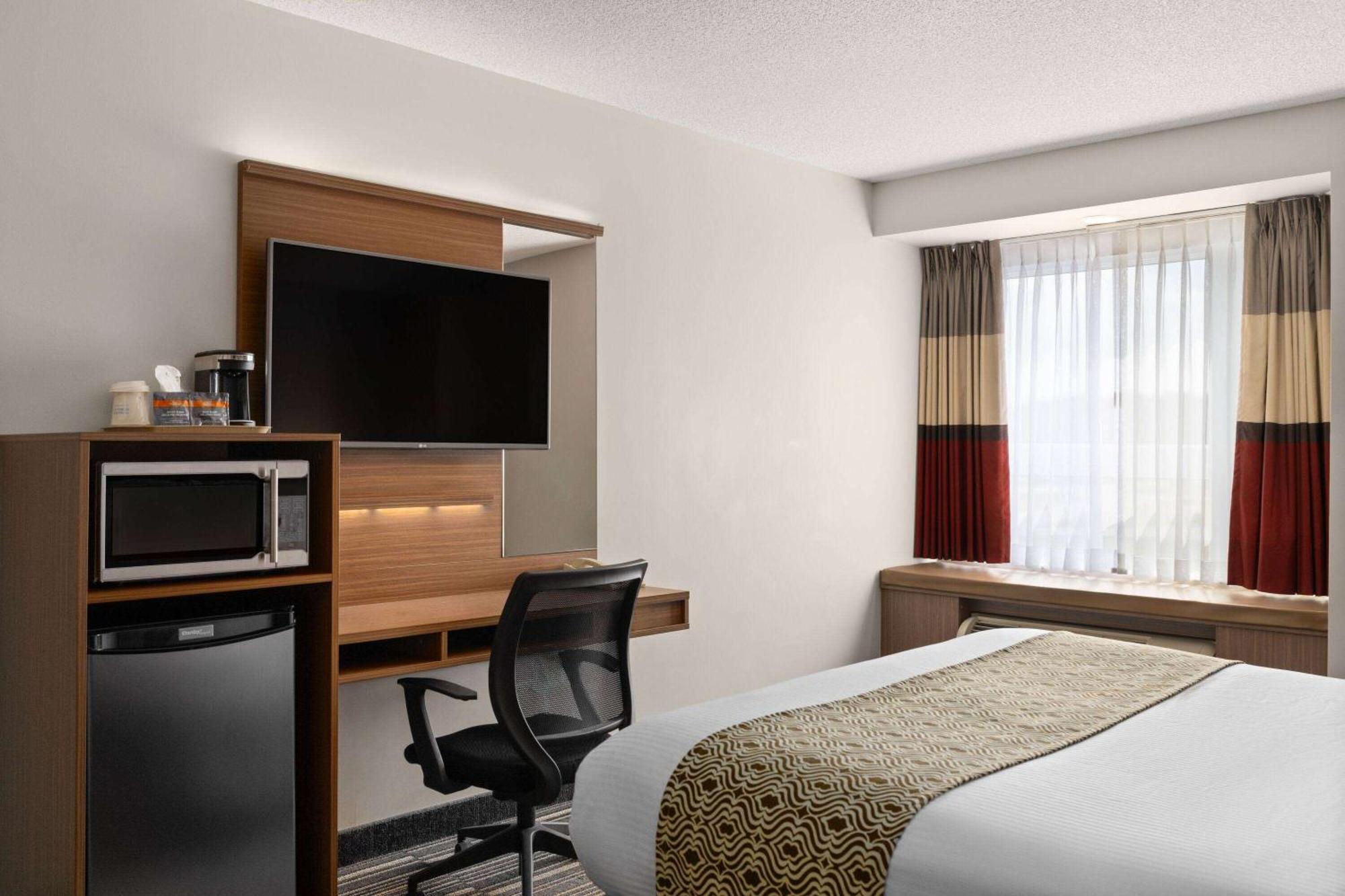 Microtel Inn & Suites By Wyndham Kirkland Lake Eksteriør bilde