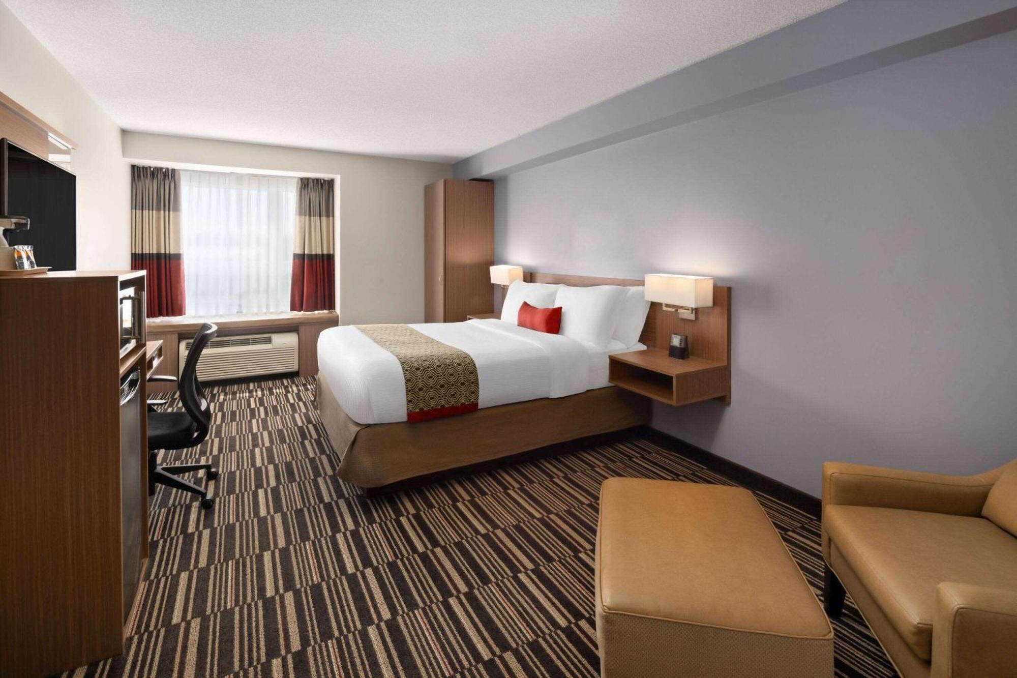 Microtel Inn & Suites By Wyndham Kirkland Lake Eksteriør bilde