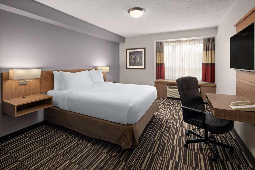 Microtel Inn & Suites By Wyndham Kirkland Lake Rom bilde