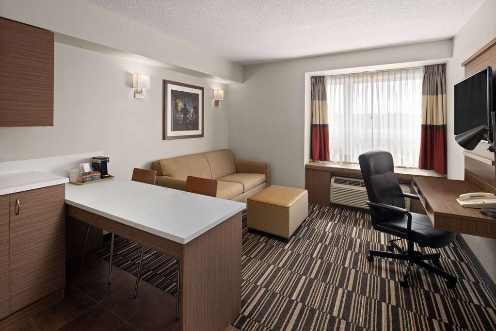 Microtel Inn & Suites By Wyndham Kirkland Lake Rom bilde