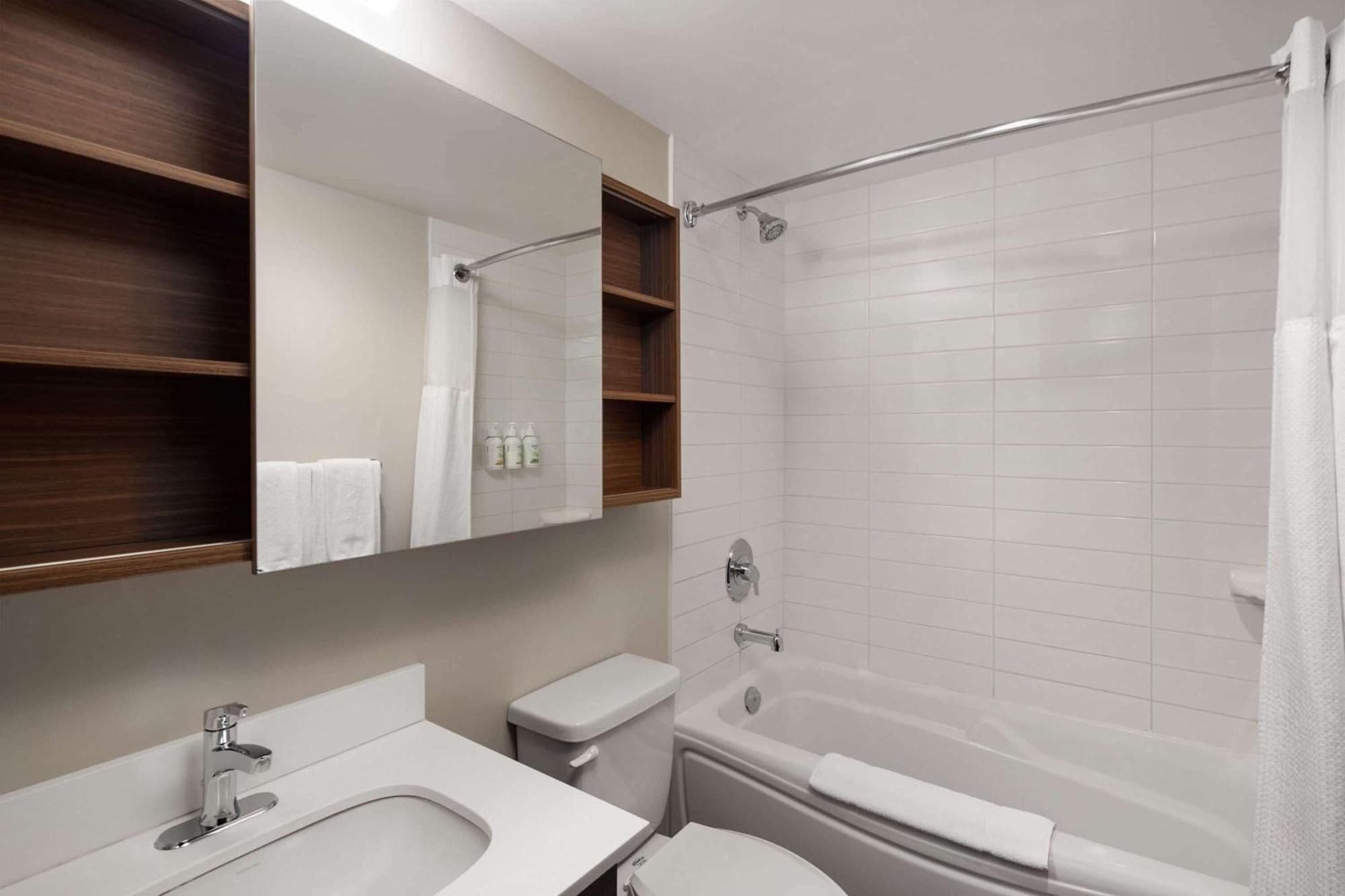 Microtel Inn & Suites By Wyndham Kirkland Lake Eksteriør bilde